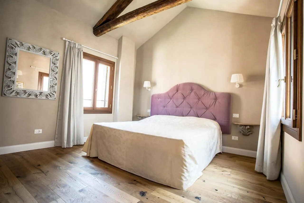 Casa Virginia Direct At The Canal Cannaregio With Own Roof Terrace Venice Apartment
