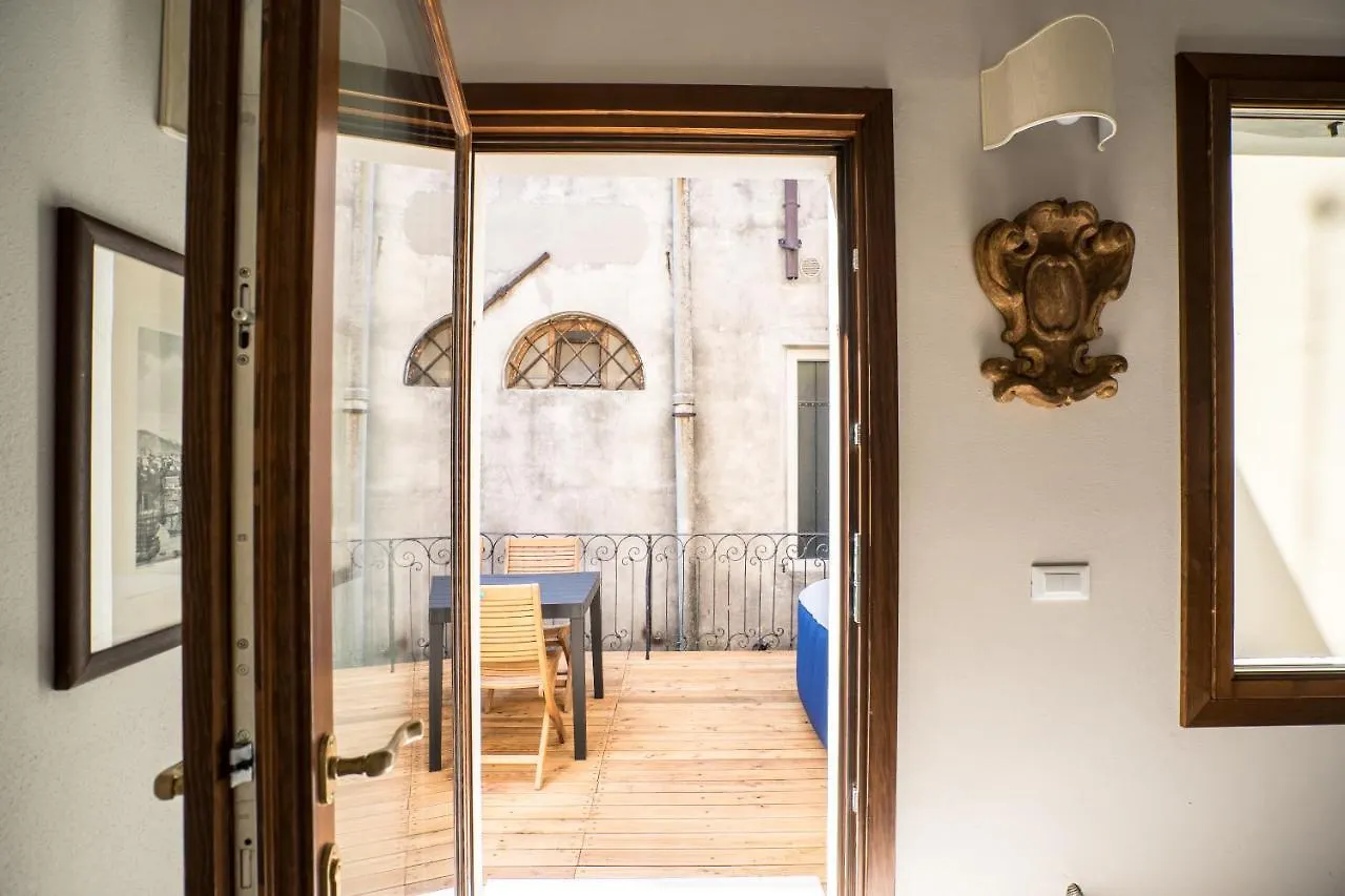 Casa Virginia Direct At The Canal Cannaregio With Own Roof Terrace Venice