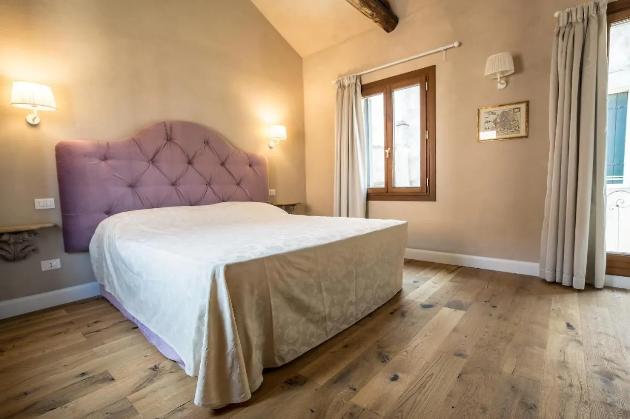 Apartment Casa Virginia Direct At The Canal Cannaregio With Own Roof Terrace Venice