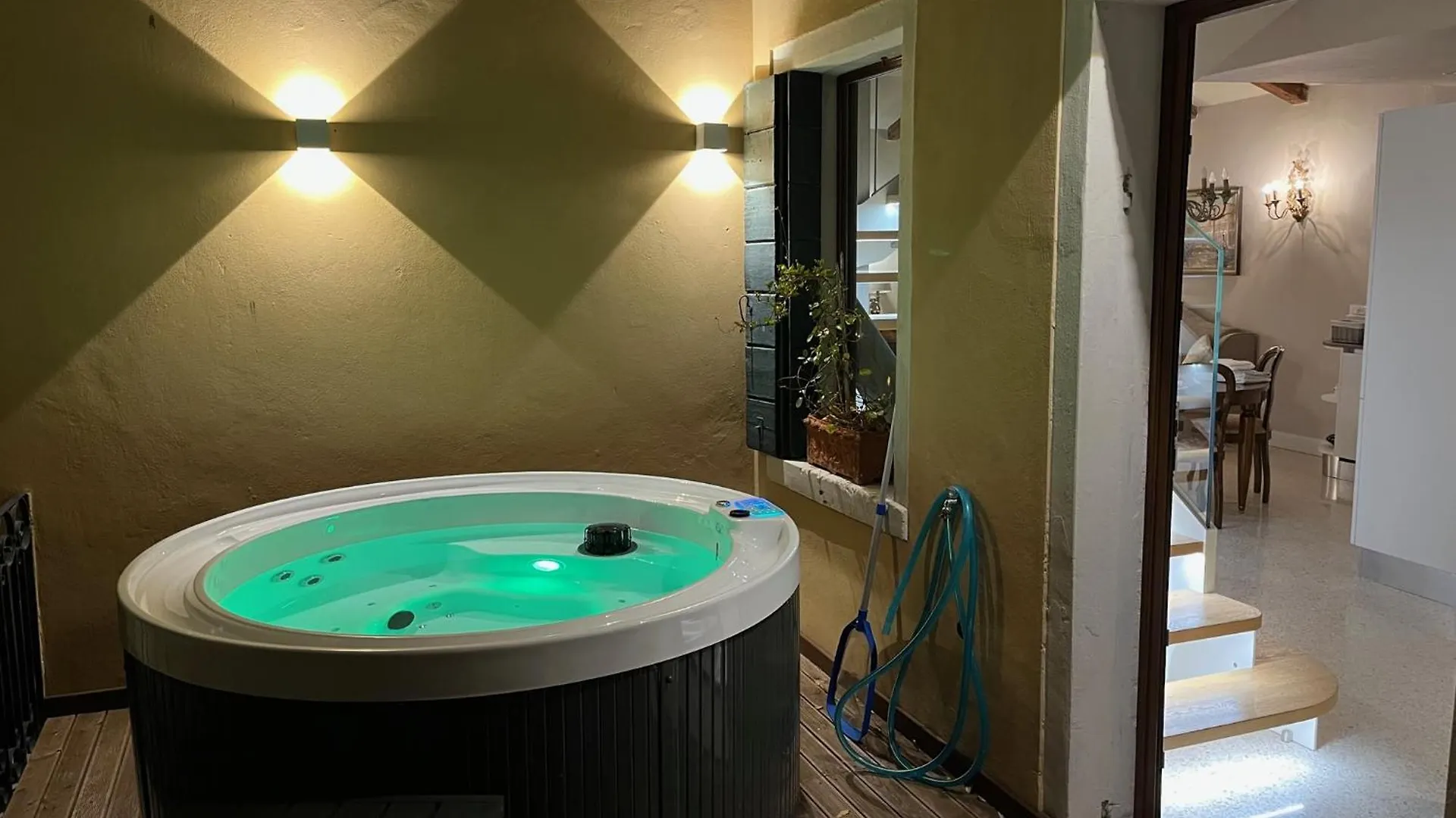 Casa Virginia Direct At The Canal Cannaregio With Own Roof Terrace Venice