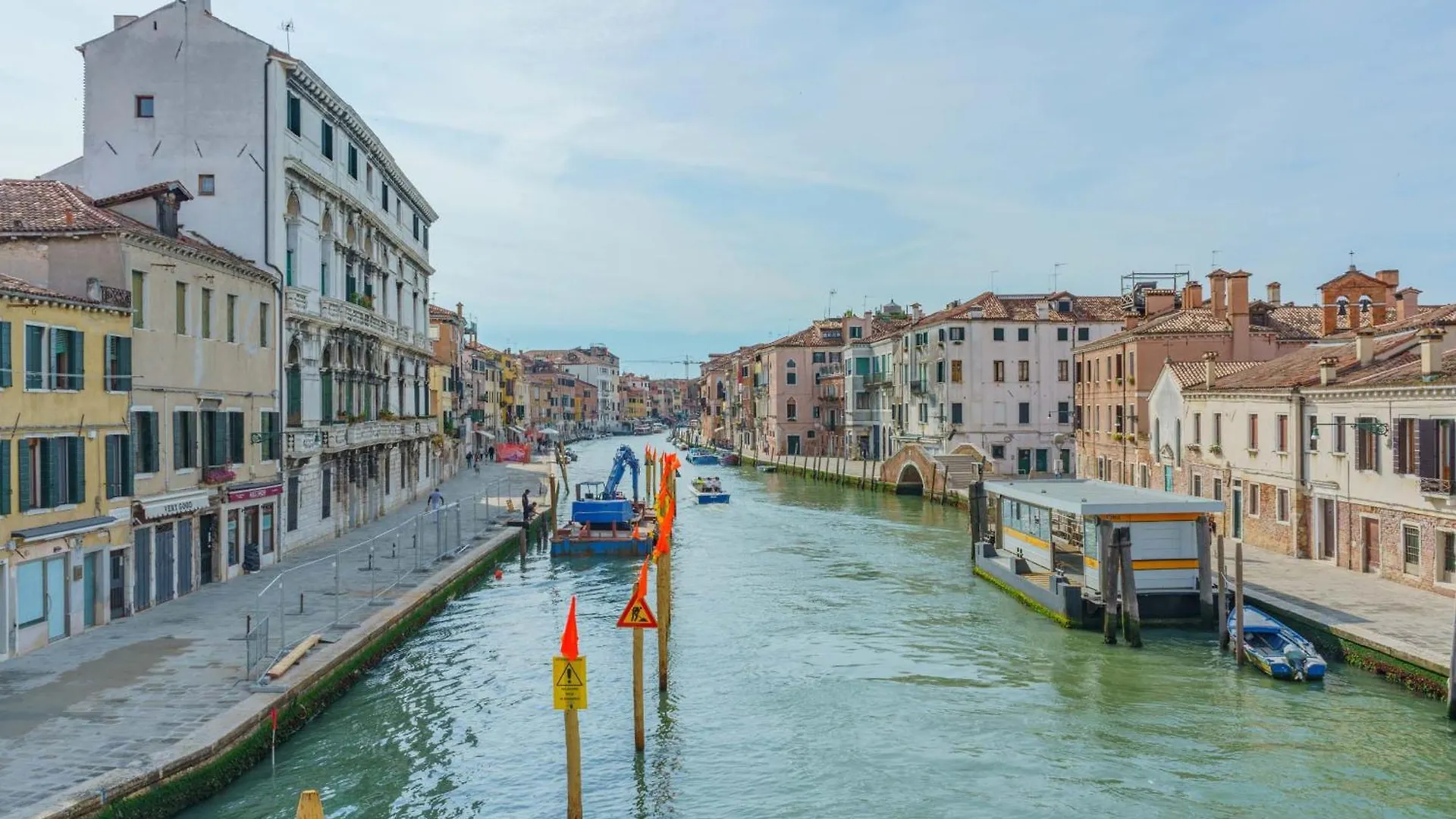Casa Virginia Direct At The Canal Cannaregio With Own Roof Terrace Venice Italy