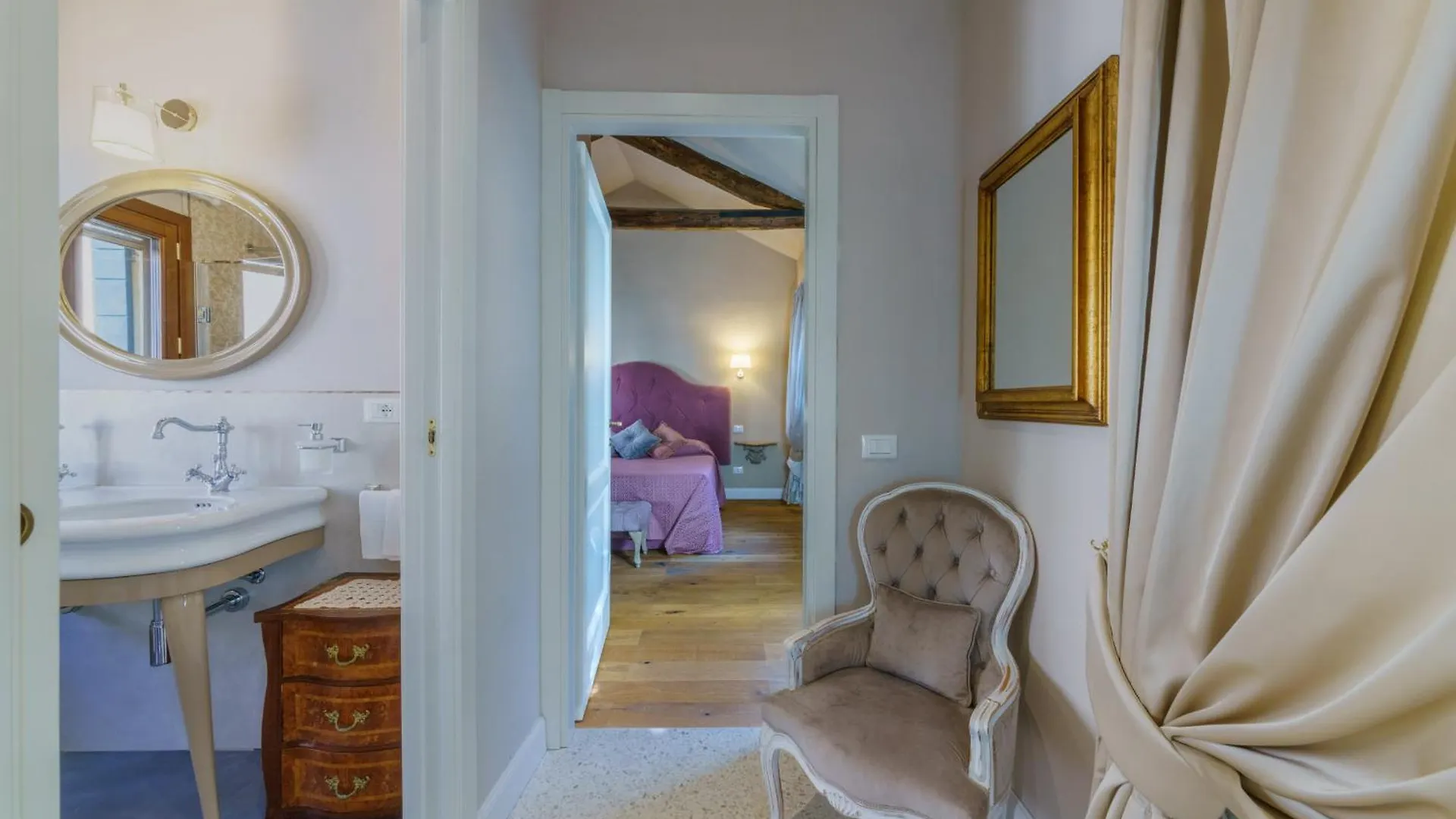 Casa Virginia Direct At The Canal Cannaregio With Own Roof Terrace Venice